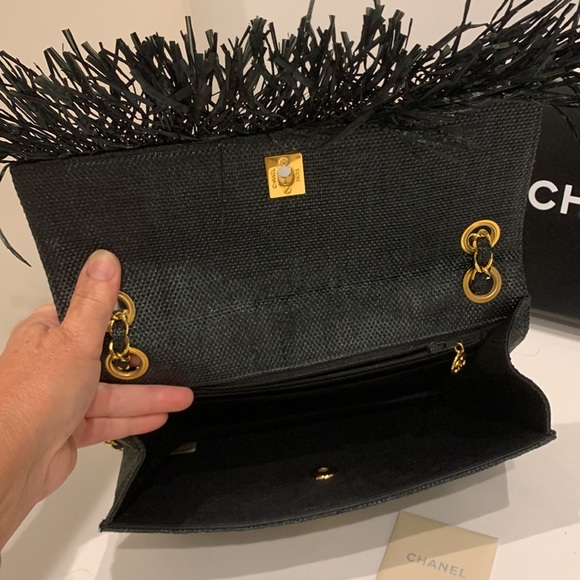 CHANEL 🖤 RARE Vintage Raffia Hemp Straw Quilted Flap Fringe Raw Edge Real Gold - Picture 8 of 16